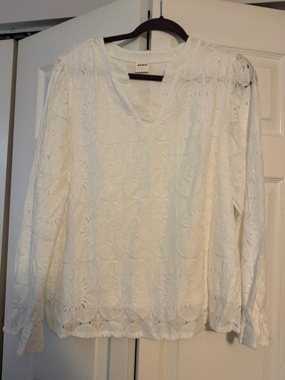 Umi White Lace V-Neck Long Sleeve Blouse